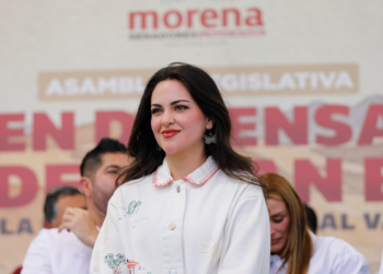 Andrea Chávez pide licencia al Senado para ser la gobernadora de Chihuahua.