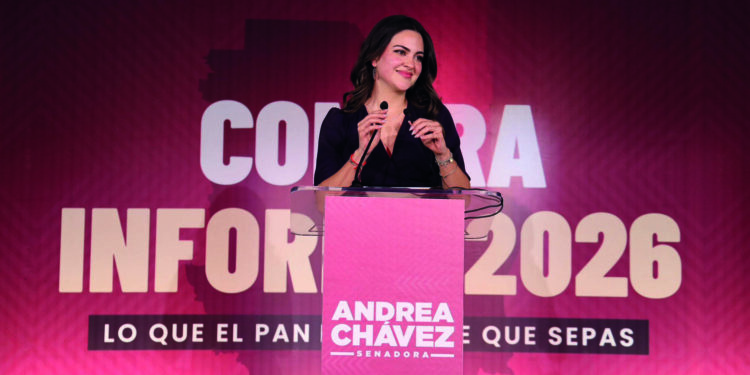 Andrea Chávez desmiente al PAN en su contrainforme y se consolida como la líder de la oposición en Chihuahua.