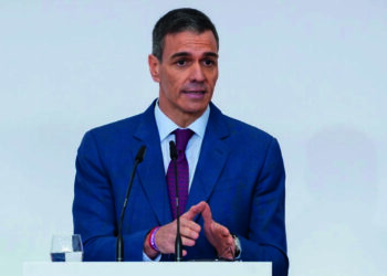 Pedro Sánchez llama “error” a la guerra contra Irán y reaﬁrma compromiso con la paz.