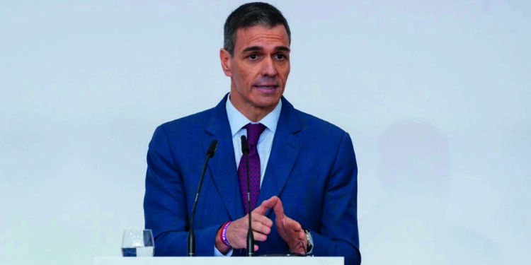 Pedro Sánchez llama “error” a la guerra contra Irán y reaﬁrma compromiso con la paz.