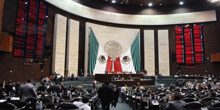 Morena impulsa reforma para fortalecer la fiscalización y transparencia mediante el uso de tecnología.